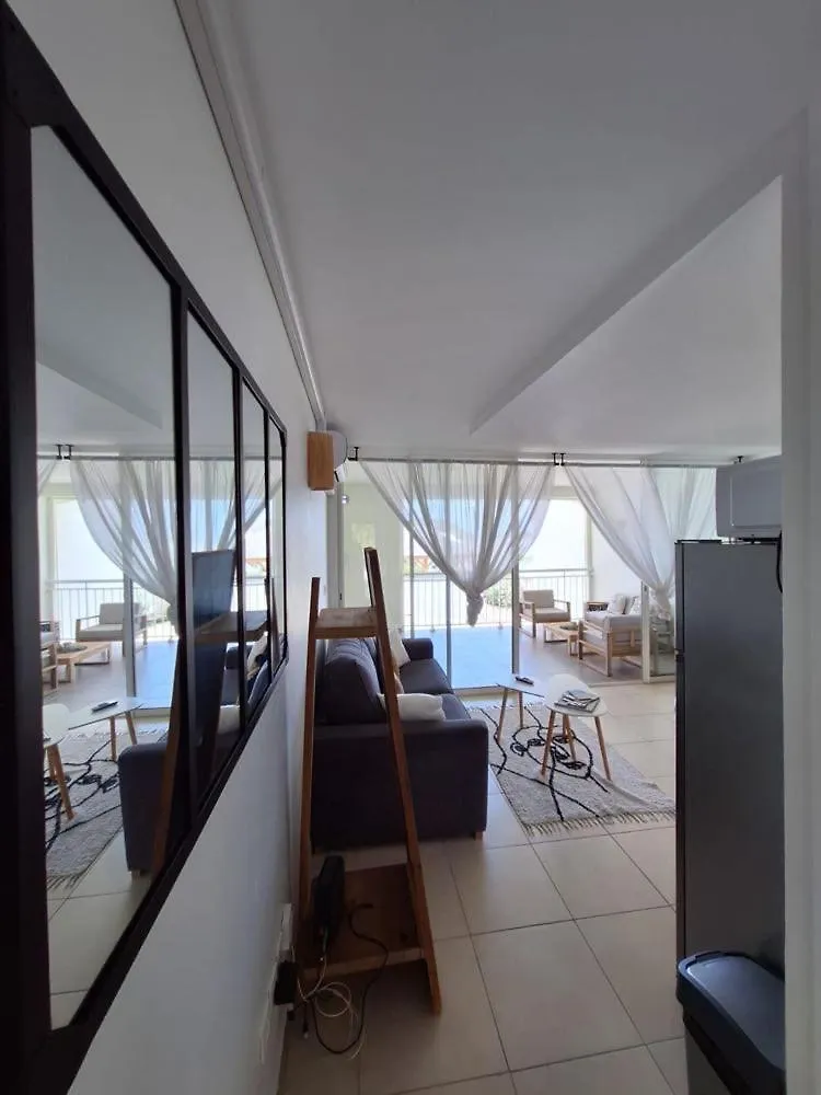 The One 1 Apartment Cul de Sac