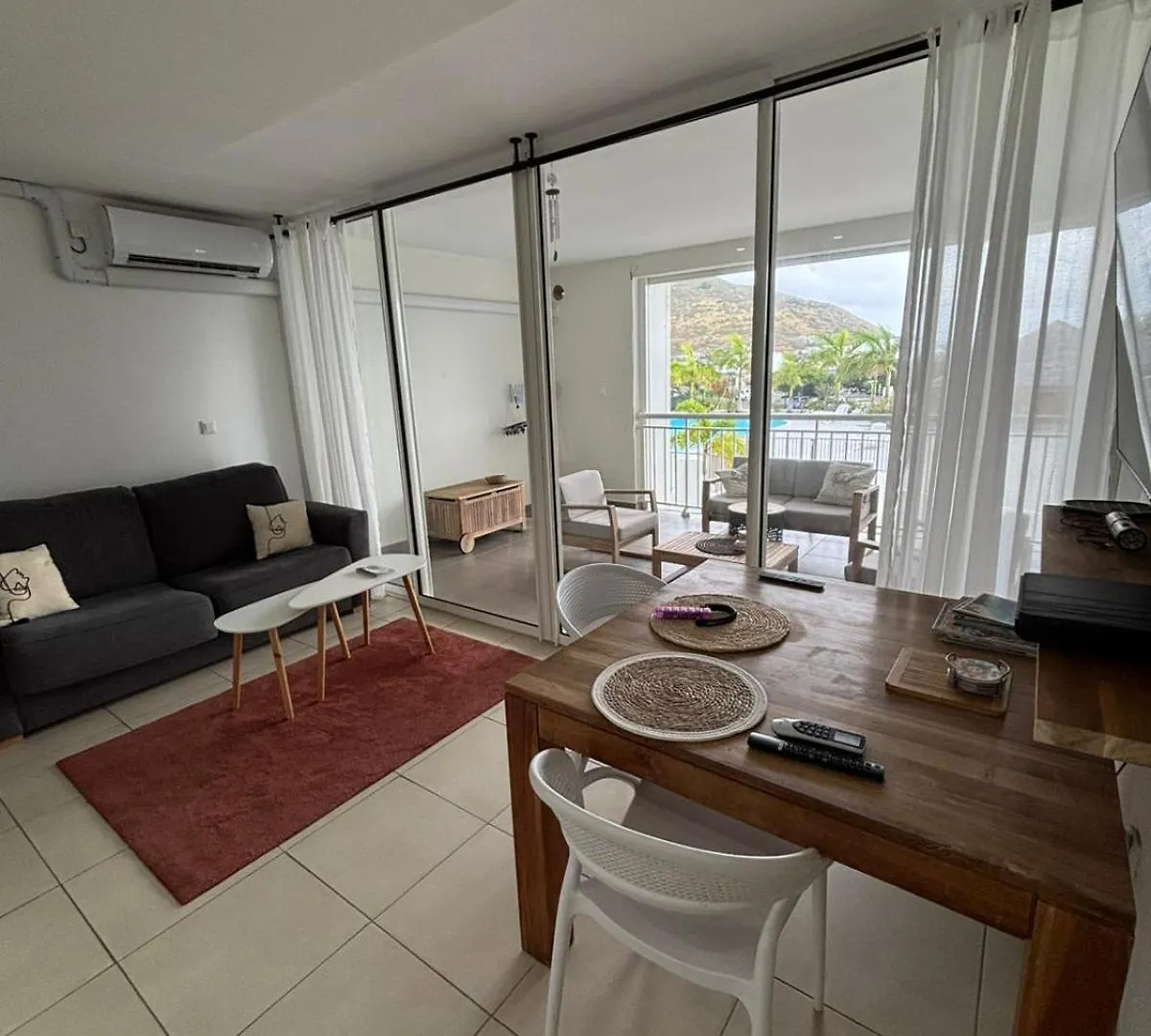 The One 1 Apartment Cul de Sac